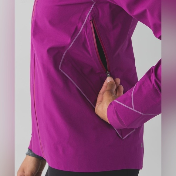 Lululemon Runaway Jacket - Picture 4 of 16